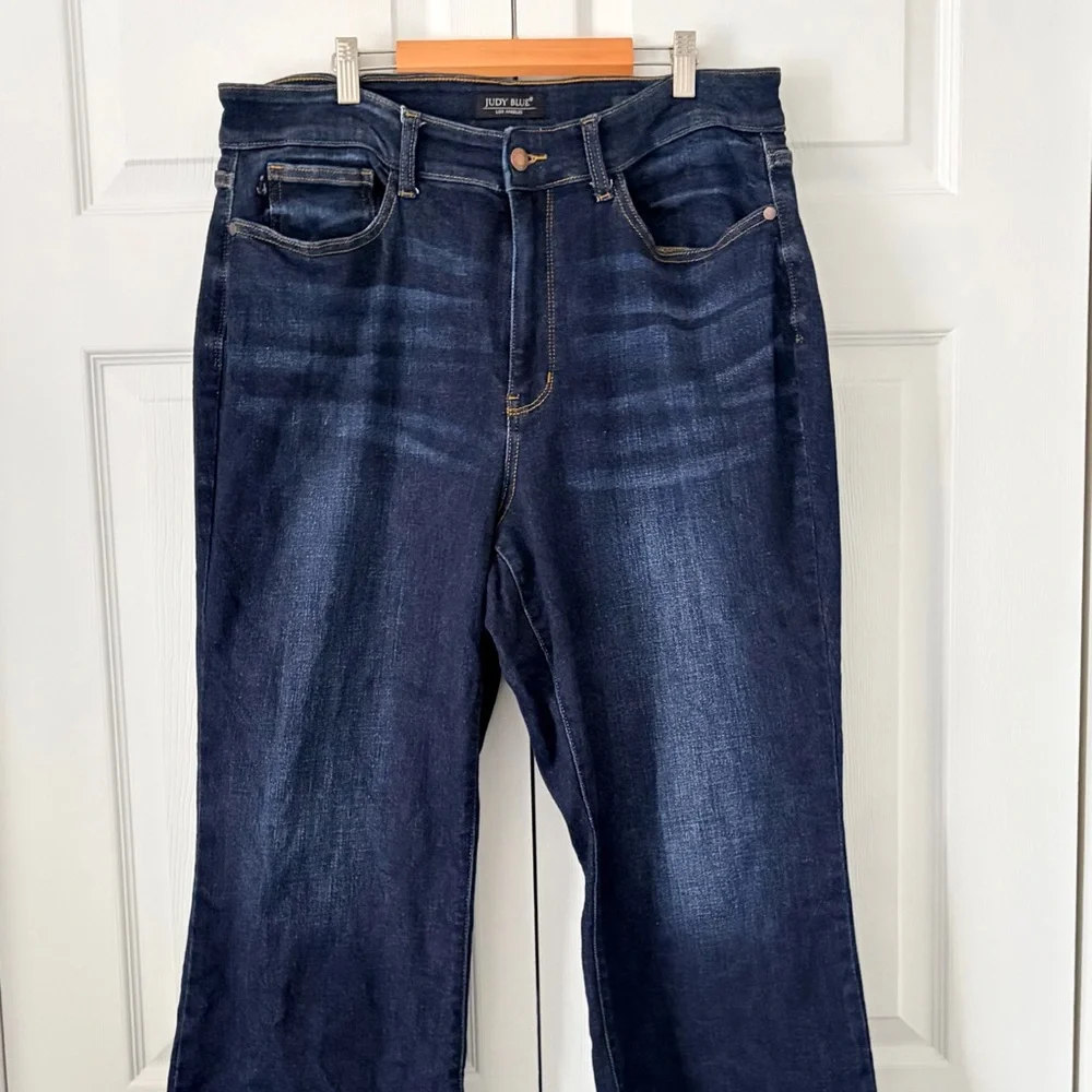 Judy Blue Wide Leg Jeans - Picture 3 of 10
